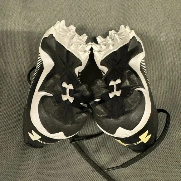 Baseball Cleats Youth- Under Armour  ~ Leadoff Size 10K - Picture 5 of 9